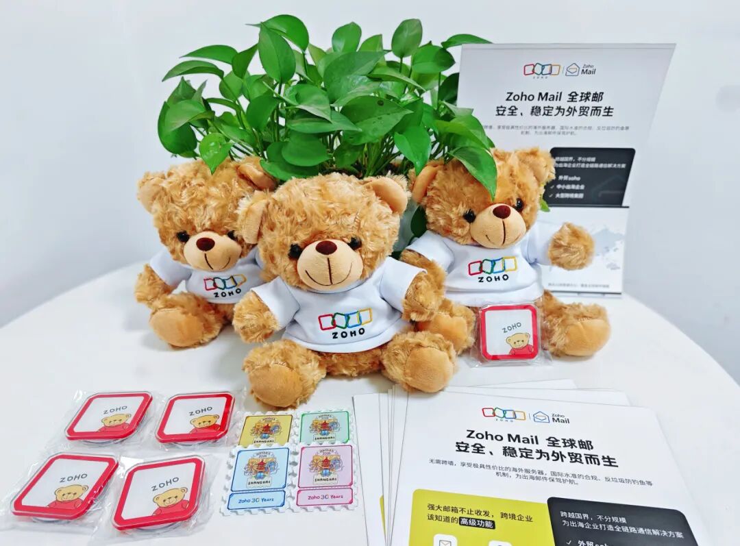 打卡送周边！「Zoho邮箱」主题公交车已到站，请查收这份街头浪漫